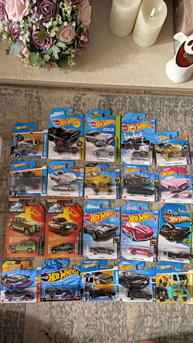 Hotwheels movie car bundle - tv,